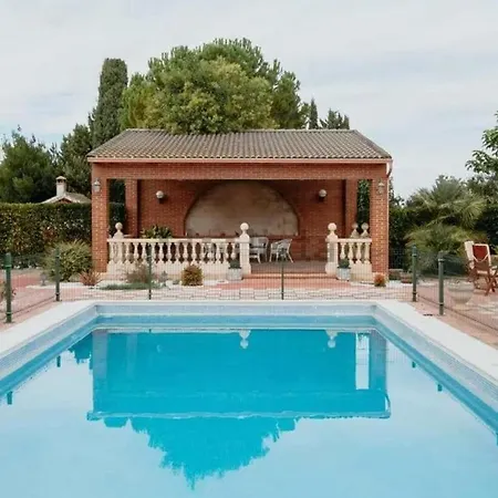 Con Piscina En