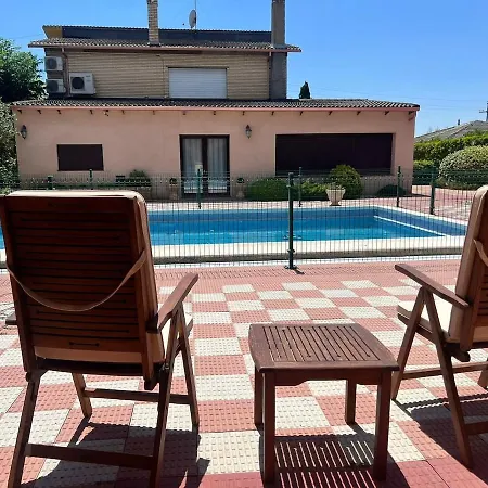Con Piscina En